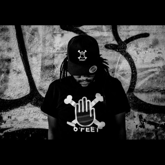 6’ FEET Black Cap With Black Hand on Black Cross Bones - Picture 5 of 9